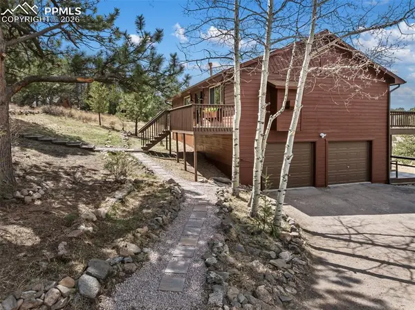 300 Piney Point LN, Woodland Park, CO 80863