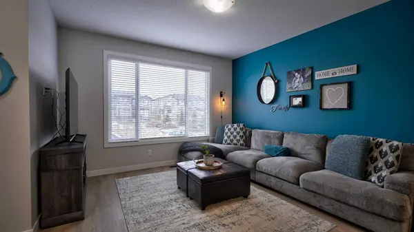 155 Wolf Hollow PARK SE, Calgary, AB T2X 4M8