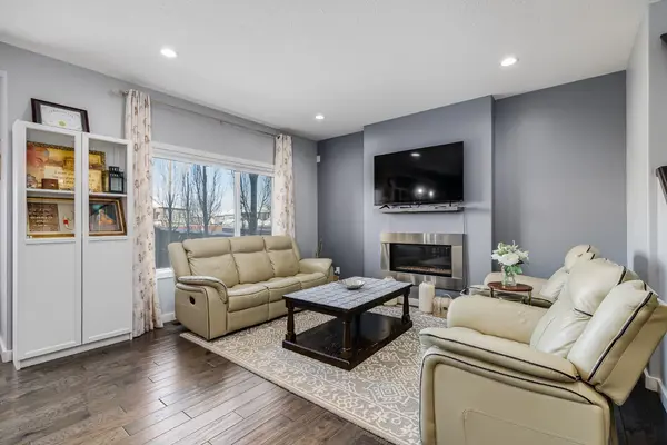 52 Cooperstown PL SW, Airdrie, AB T4B 3T5