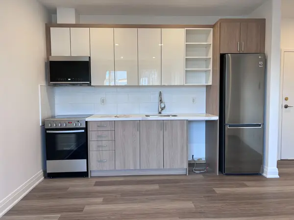 409 College ST #6, Toronto C01, ON M5T 1T1