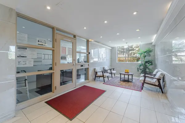 10 Stonehill CT #907, Toronto E05, ON M1W 2X8