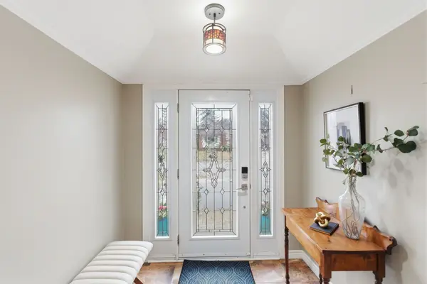 209 Darcy ST, Oshawa, ON L1G 3B9