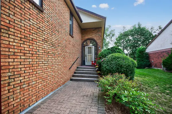 108 Green Briar RD, New Tecumseth, ON L9R 1R4