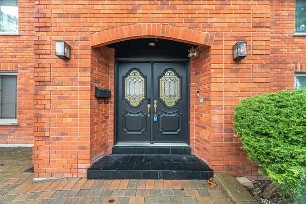 265 Wycliffe AVE, Vaughan, ON L4L 3N7