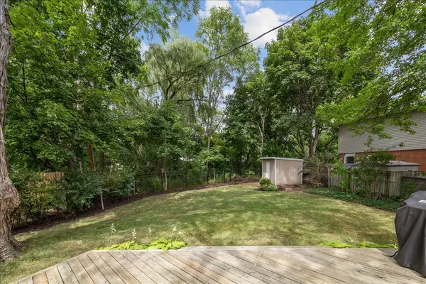 319 Erindale DR, Burlington, ON L7L 4T3