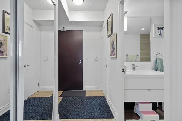 9 Valhalla Inn RD #1802, Toronto W08, ON M9B 1S9