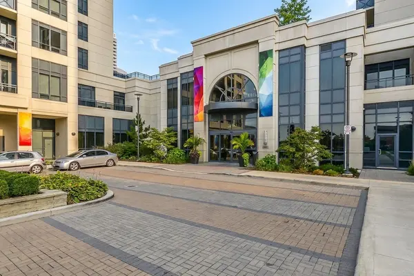 2 Eva RD #2625, Toronto W08, ON M9C 0A9