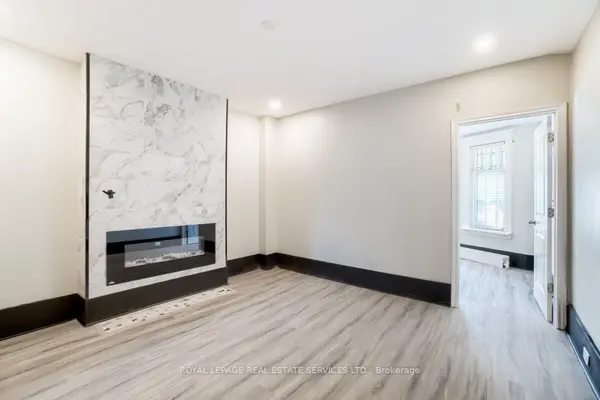 31 Tyndall AVE, Toronto W01, ON M6K 2E9