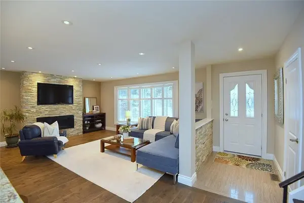 626 Vanderburgh DR, Burlington, ON L7T 3W6