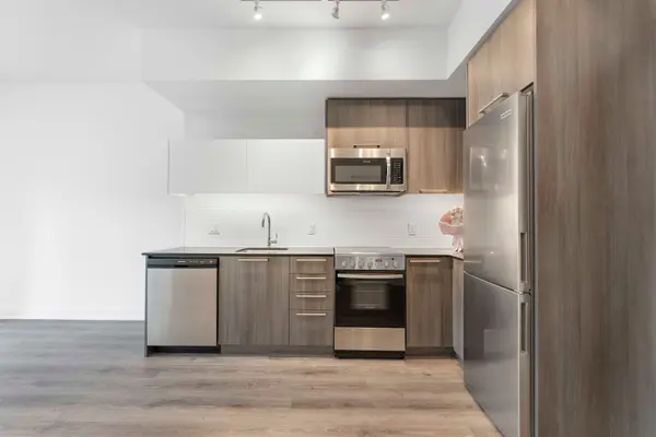 25 Neighbourhood LN #205, Toronto W07, ON M8Y 0C4
