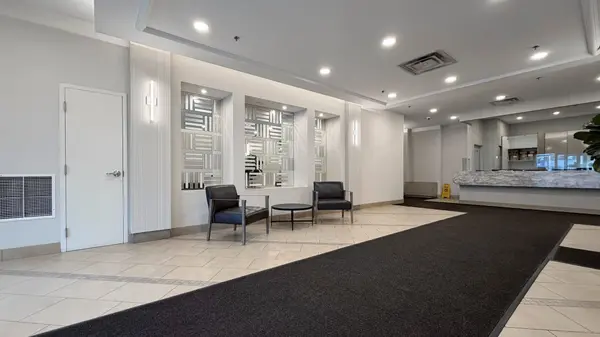 9 George ST #1109, Brampton, ON L6X 0T6