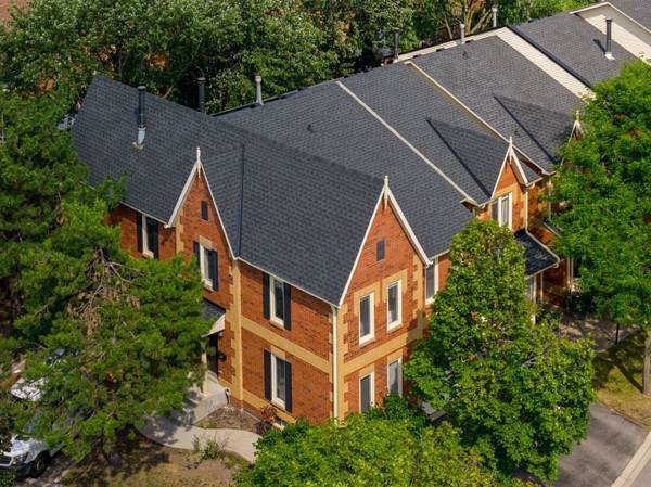 2006 Glenada CRES #7, Oakville, ON L6H 5R9