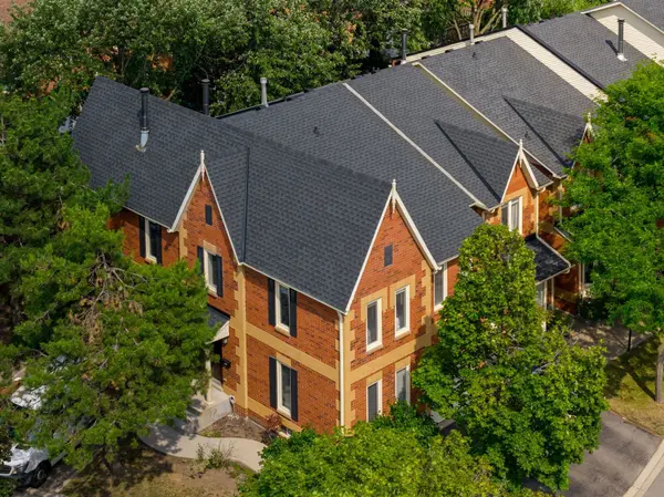 2006 Glenada CRES #7, Oakville, ON L6H 5R9