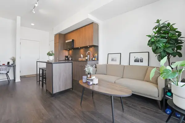 251 Masonry WAY #808, Mississauga, ON L5H 0B3