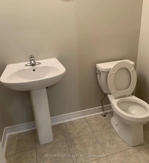 140 Finegan CIR, Brampton, ON L7A 0B7