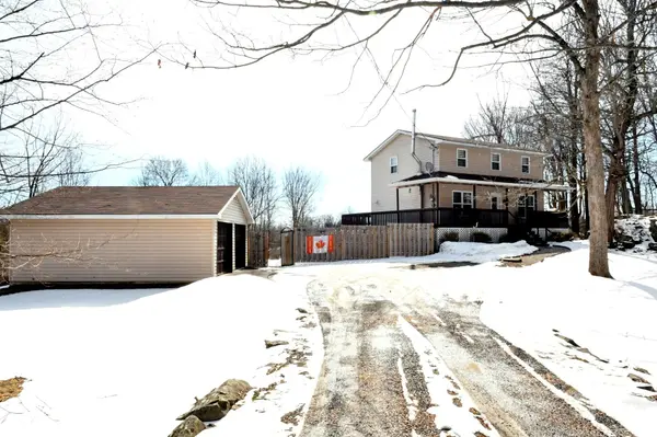 435 County 2 RD, Front Of Leeds & Seeleys Bay, ON K7G 2V4