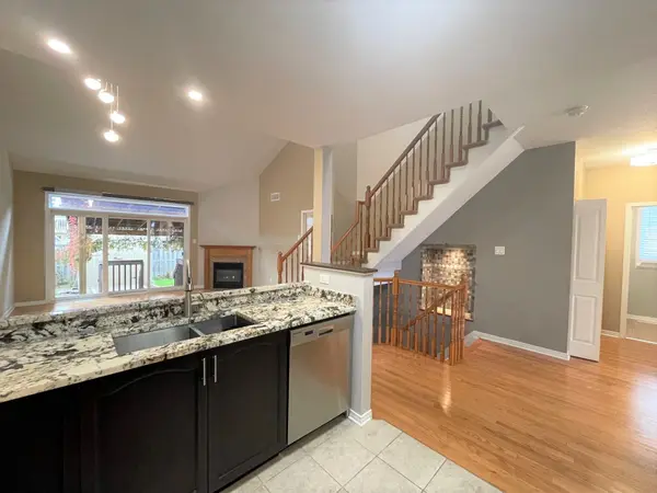 180 Hartsmere DR, Stittsville - Munster - Richmond, ON K2S 2H4