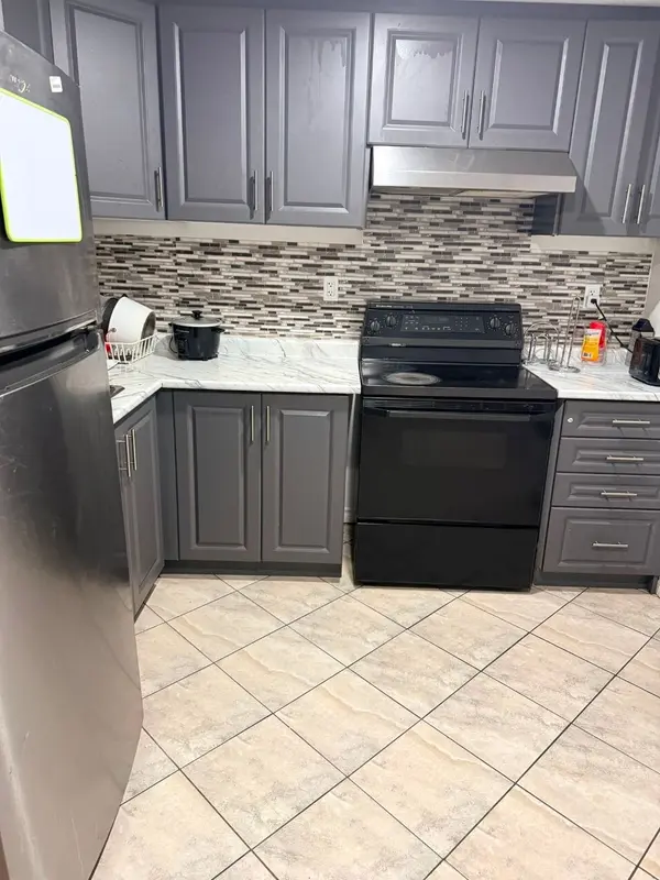 1150 Kipps LN #bedroom 2, London East, ON N5Y 4S7