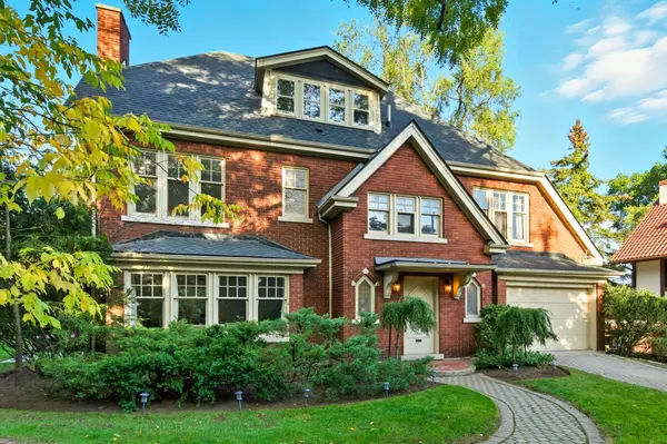 18 Inglewood DR, Hamilton, ON L8P 2T2