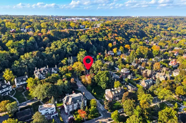 18 Inglewood DR, Hamilton, ON L8P 2T2