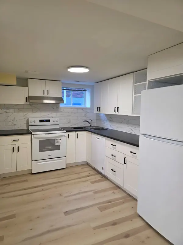 62 Richwill RD #Lower Unit, Hamilton, ON L9C 1S3