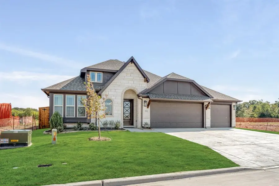 301 Saddlewood Trail, Commerce, TX 75428