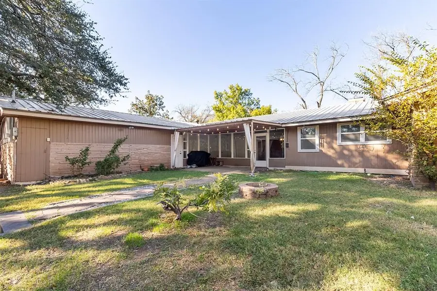 603 Grand Avenue, Brady, TX 76825