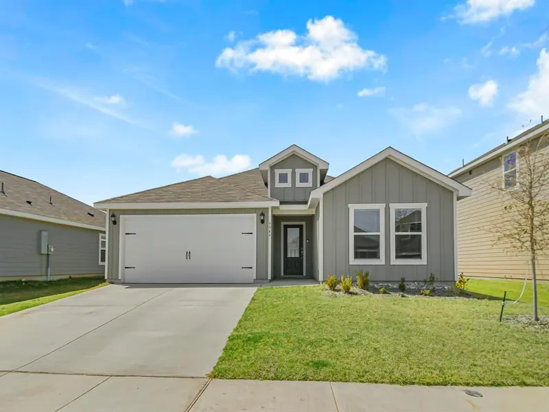 9949 Voyager Lane, Fort Worth, TX 76131