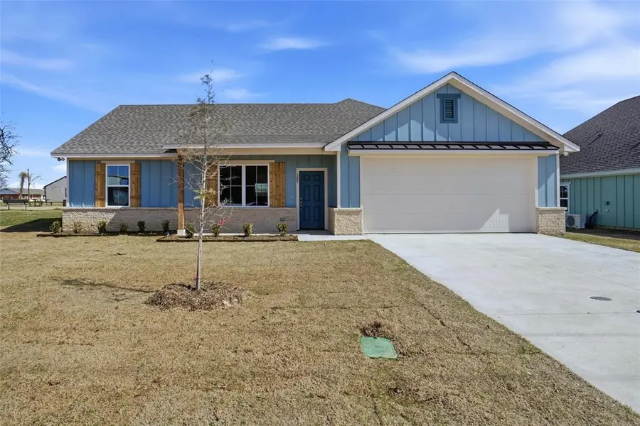 307 Railroad Avenue, Sanger, TX 76266
