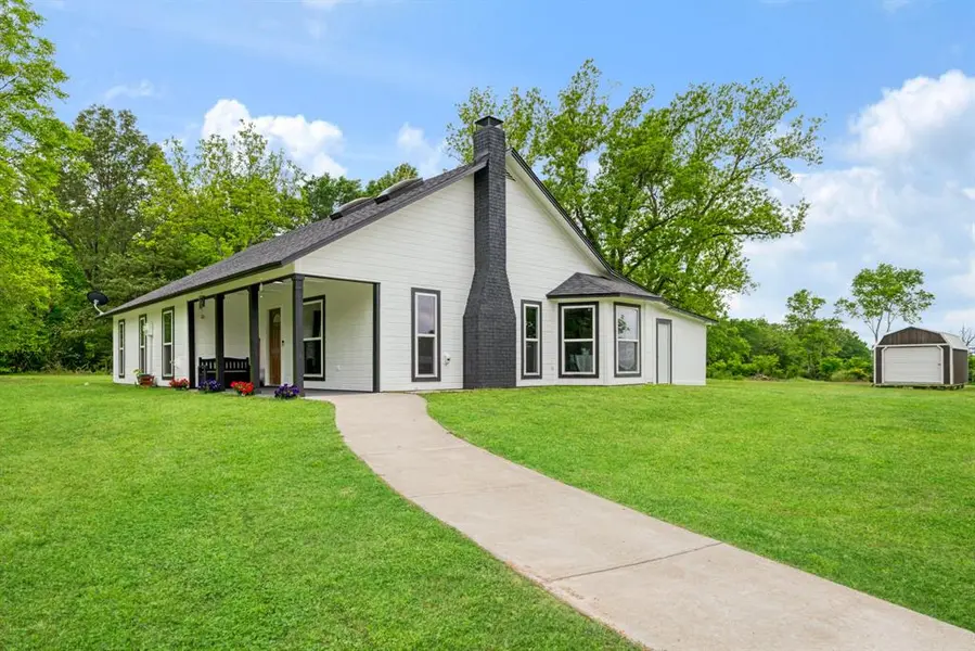 505 N Howison Street, Bogata, TX 75417