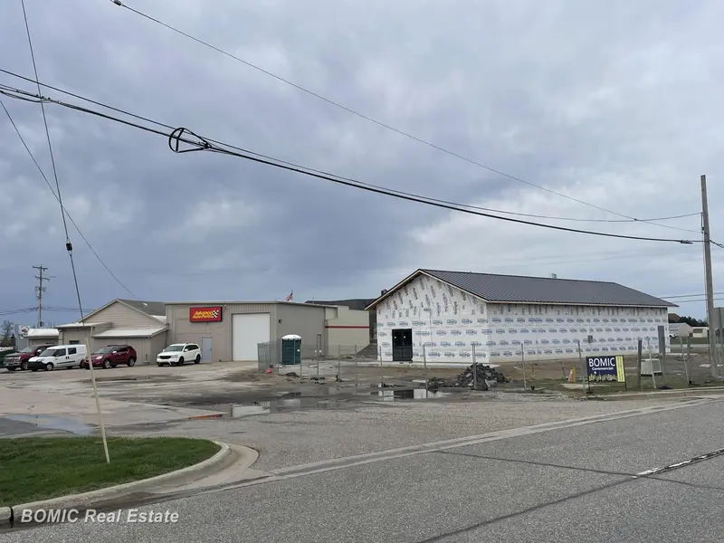 12041 Dixie HWY, Birch Run Twp, MI 48415