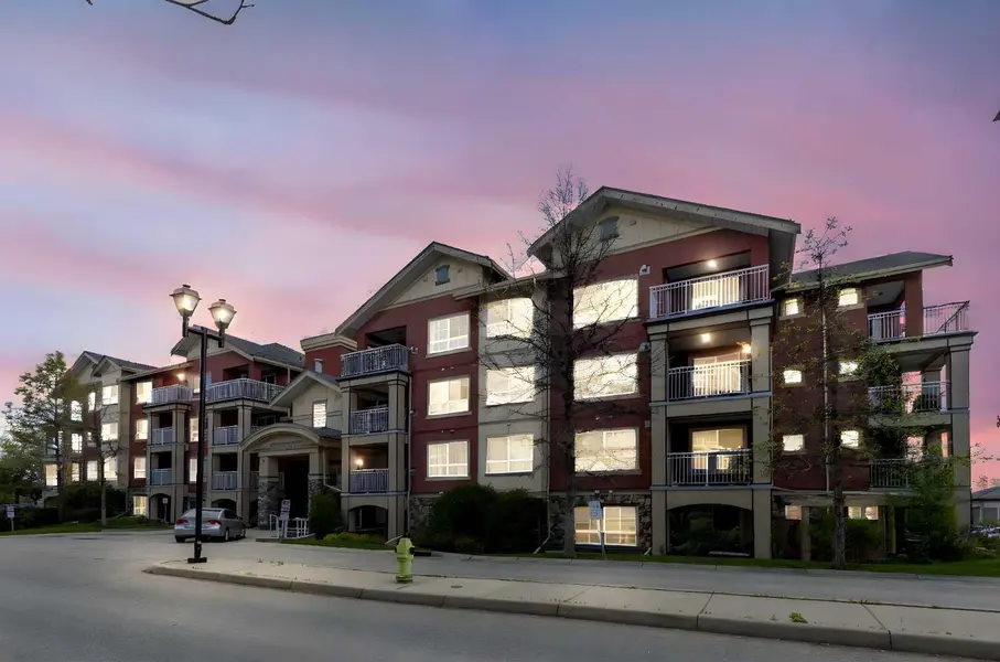 22 Richard PL SW #129, Calgary, AB T3E 7N6