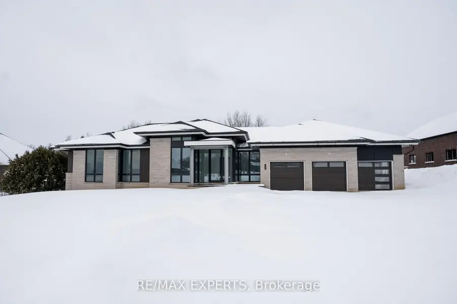 130 Dale CRES, Bradford West Gwillimbury, ON L0L 1L0