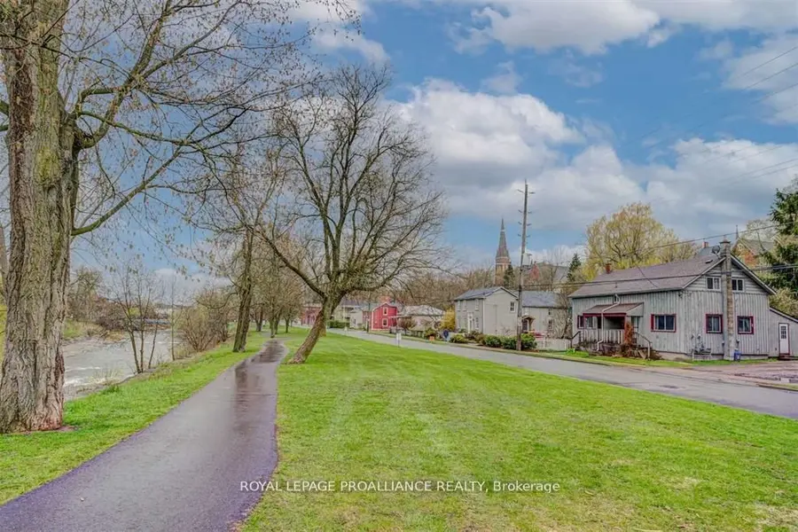 90-92 Cavan ST, Port Hope, ON L1A 3B7