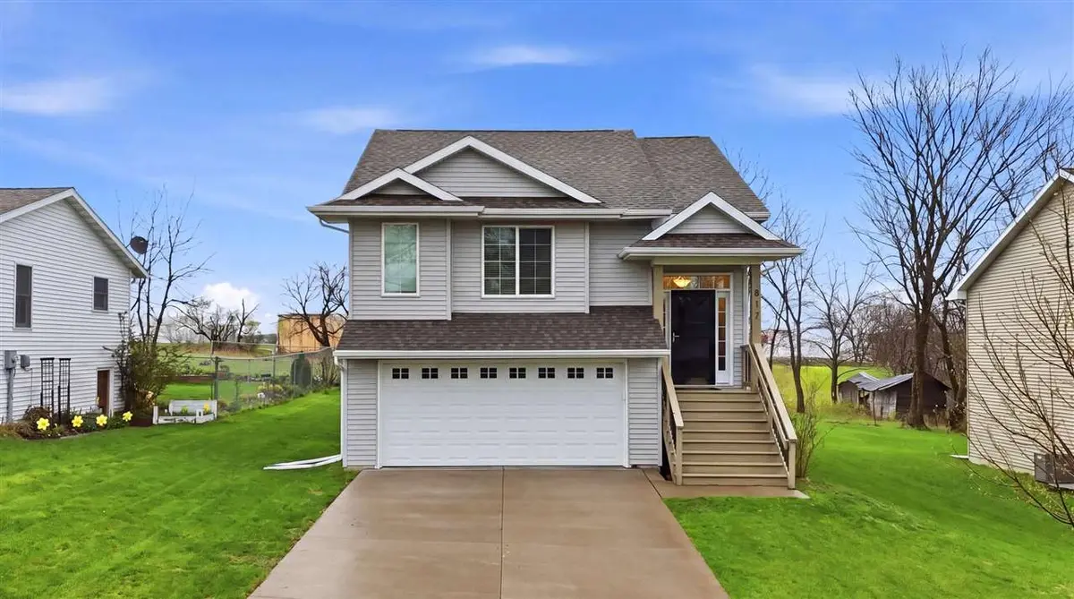 817 Hughes St, Coralville, IA 52241