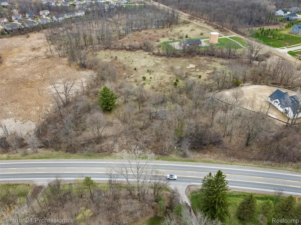 00 Old Rochester Rd, Oakland Charter Township, MI 48363