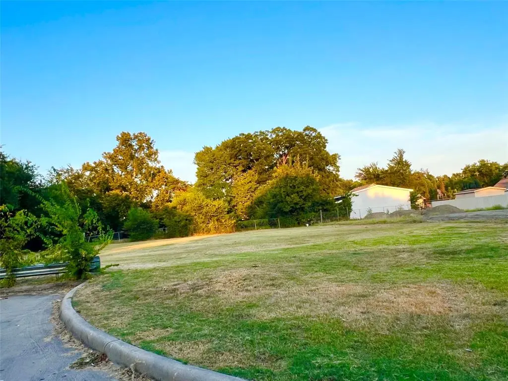 1252 N Tillery Avenue, Dallas, TX 75211