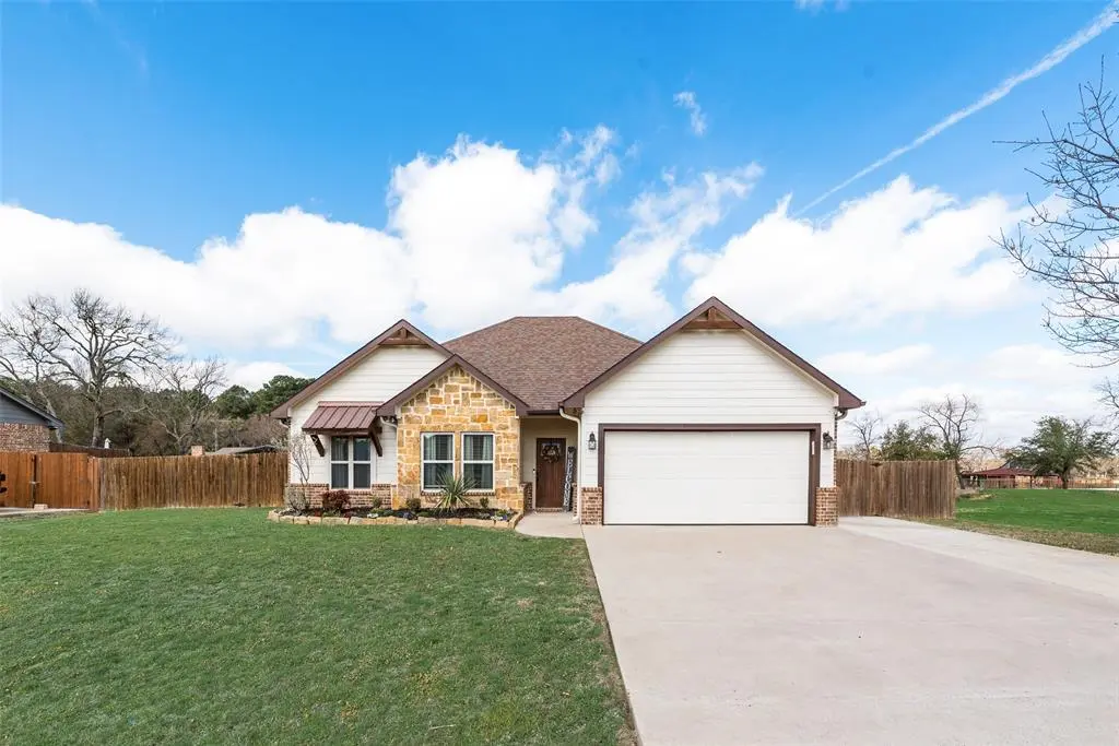 120 Horseshoe Lake Drive, Edgewood, TX 75117