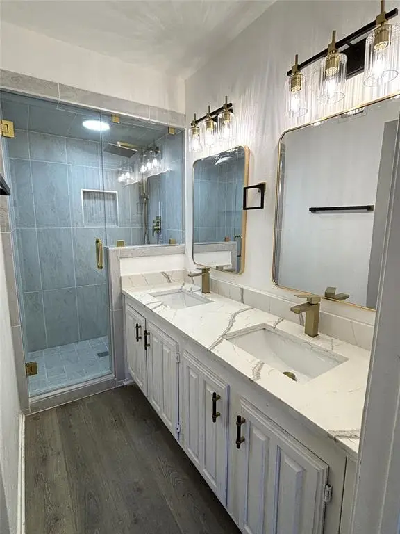 222 Shady Lane Drive, Fort Worth, TX 76112