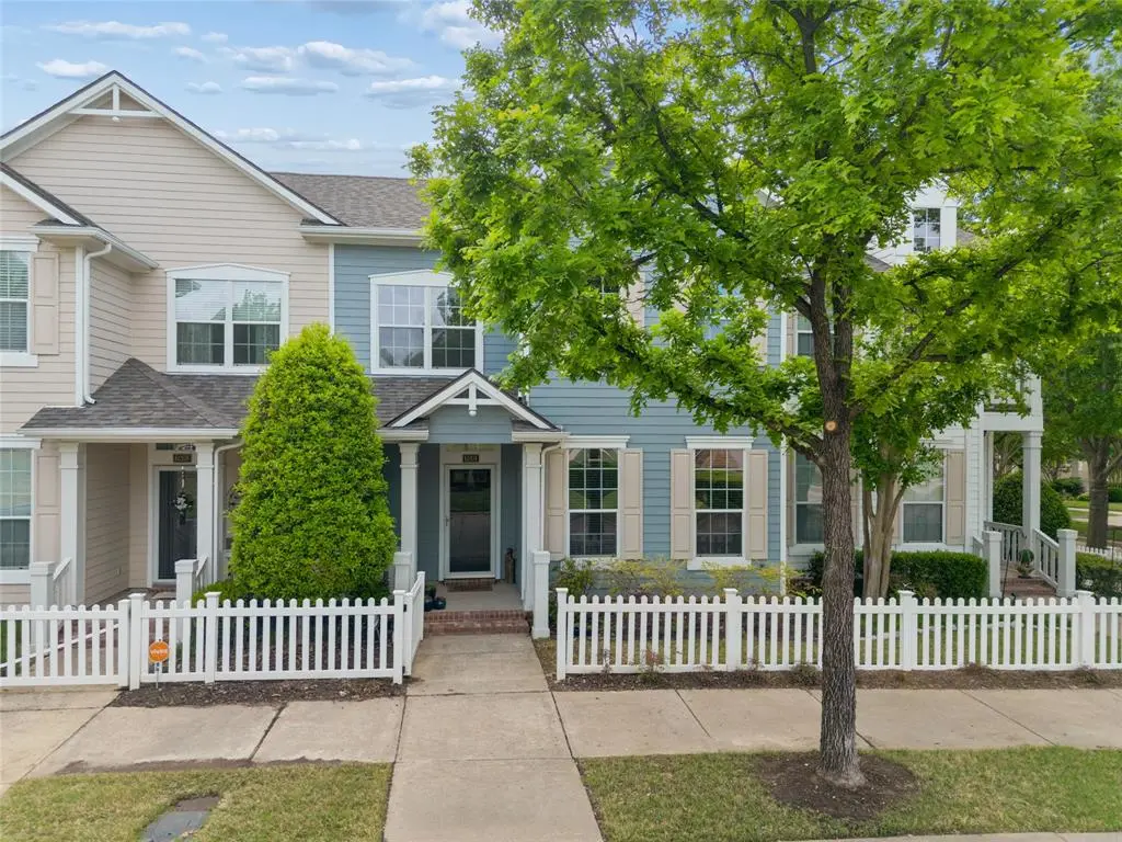 6204 Crescent Street, North Richland Hills, TX 76180