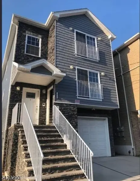 1019 E Grand St, Elizabeth City, NJ 07201