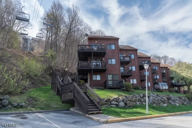 4 Red Lodge Dr #3, Vernon Twp., NJ 07462