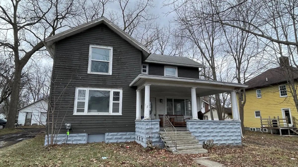 108 S Pine, St Louis, MI 48880