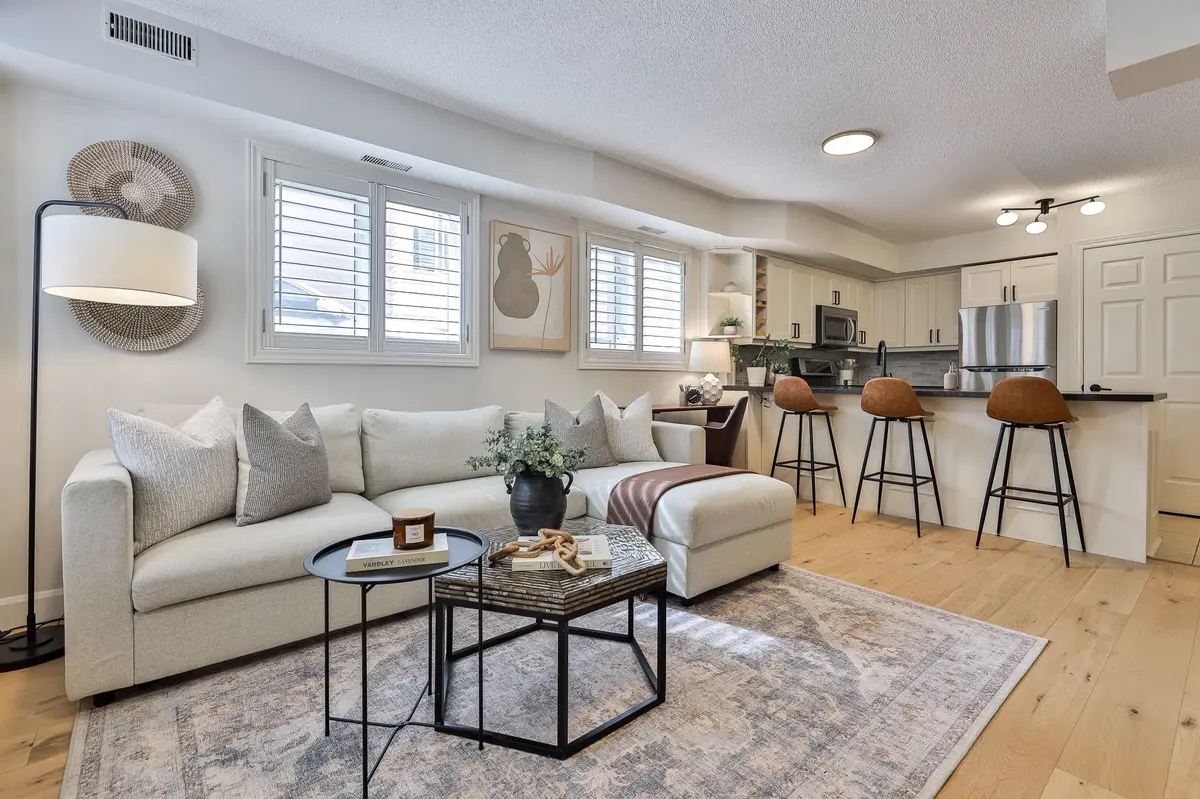 208 Niagara ST #59, Toronto C01, ON M6J 3W5