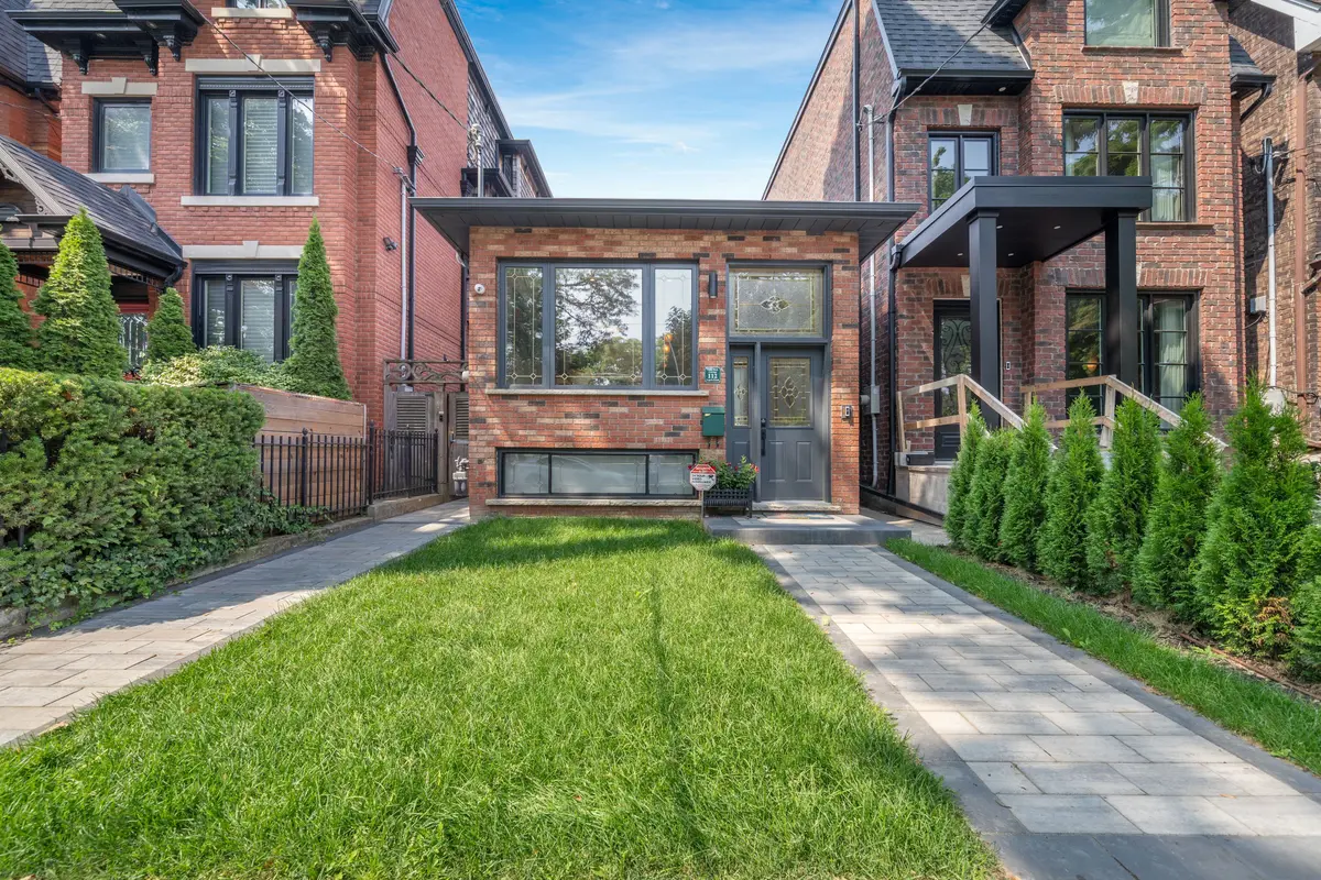 112 Argyle ST, Toronto C01, ON M6J 1N9