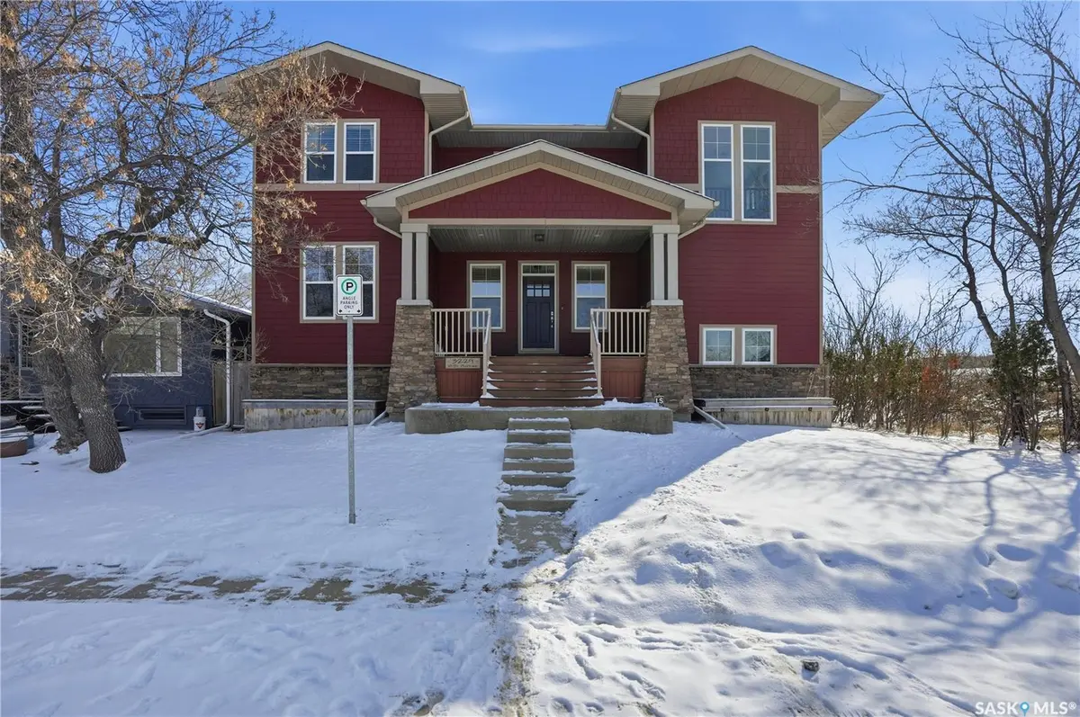 3229 18th AVENUE, Regina, SK S4T 1W9