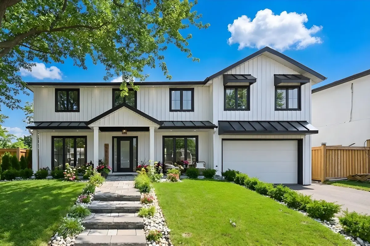 2212 Urwin CRES, Oakville, ON L6L 2T2