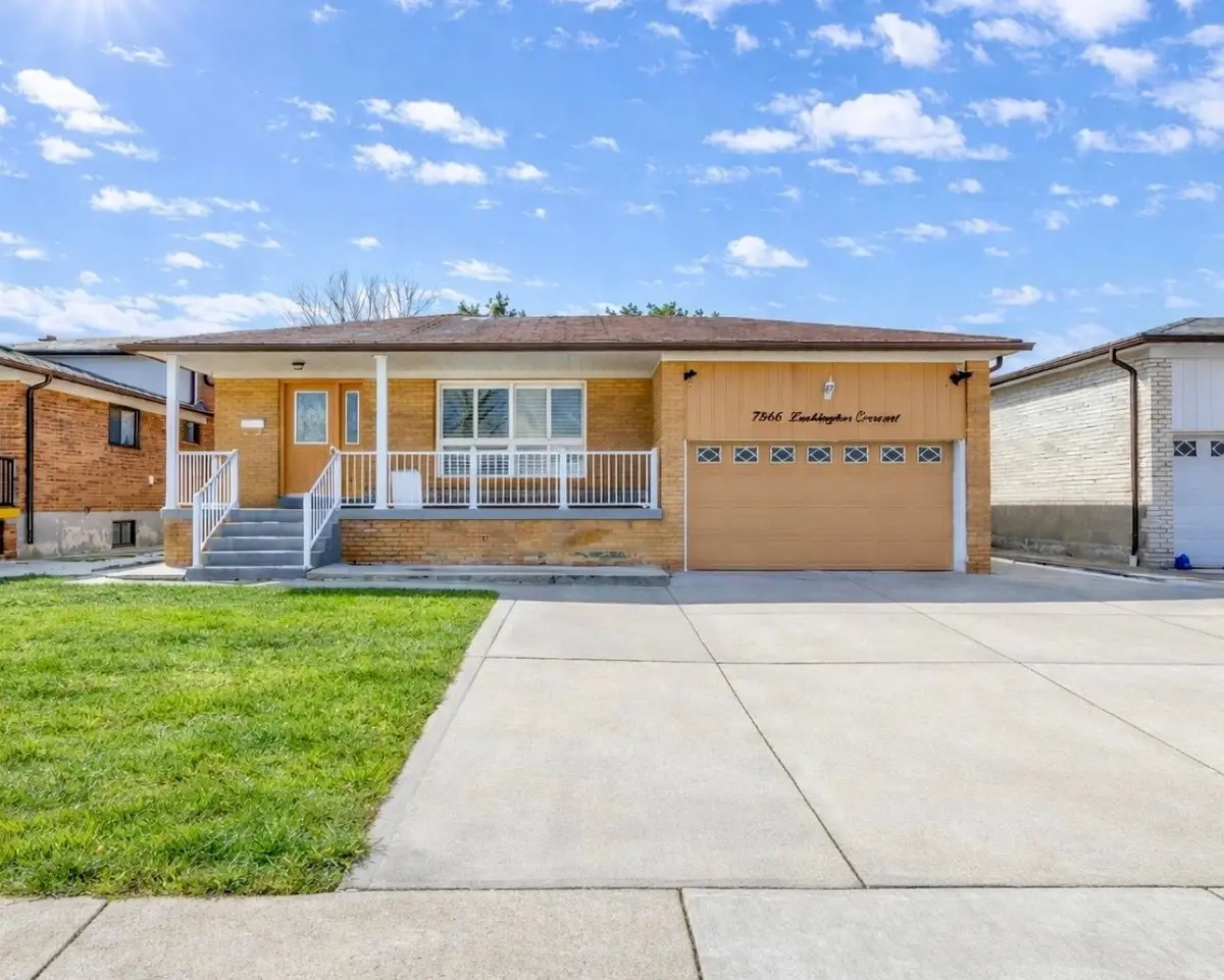 7566 Lockington CRES, Mississauga, ON L4T 2V5