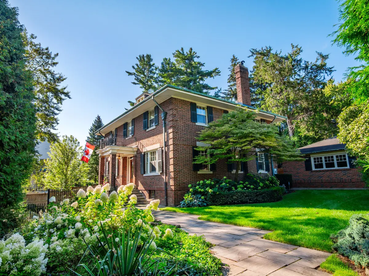 184 King ST, Oakville, ON L6J 1B4