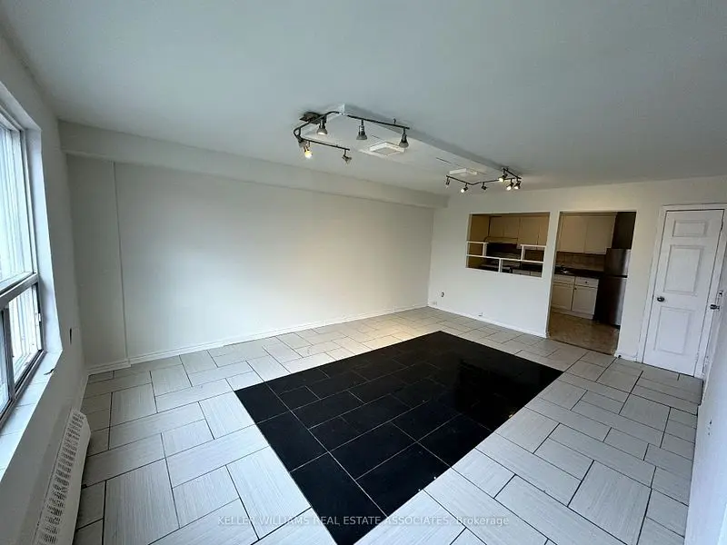 3071 Hurontario ST #1, Mississauga, ON L5A 4E4